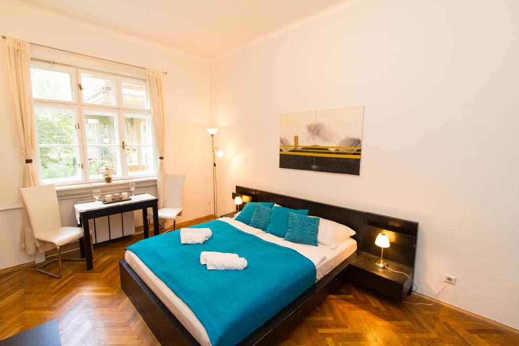 شقة تشيك فيينا، مولاردجاسي